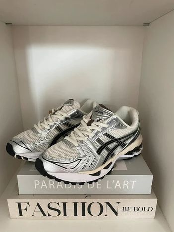 ASICS Gel-Kayano 14 Taille  39
