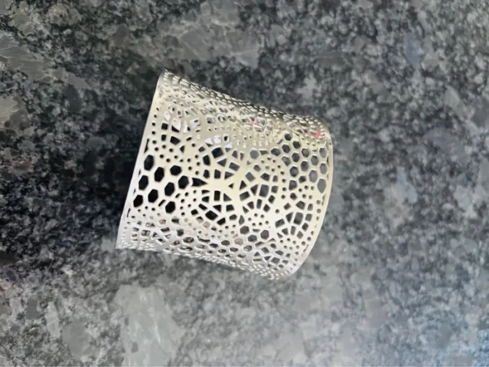 Magnifique bracelet manchette argenté acier inoxydable neuf - photo numéro 4