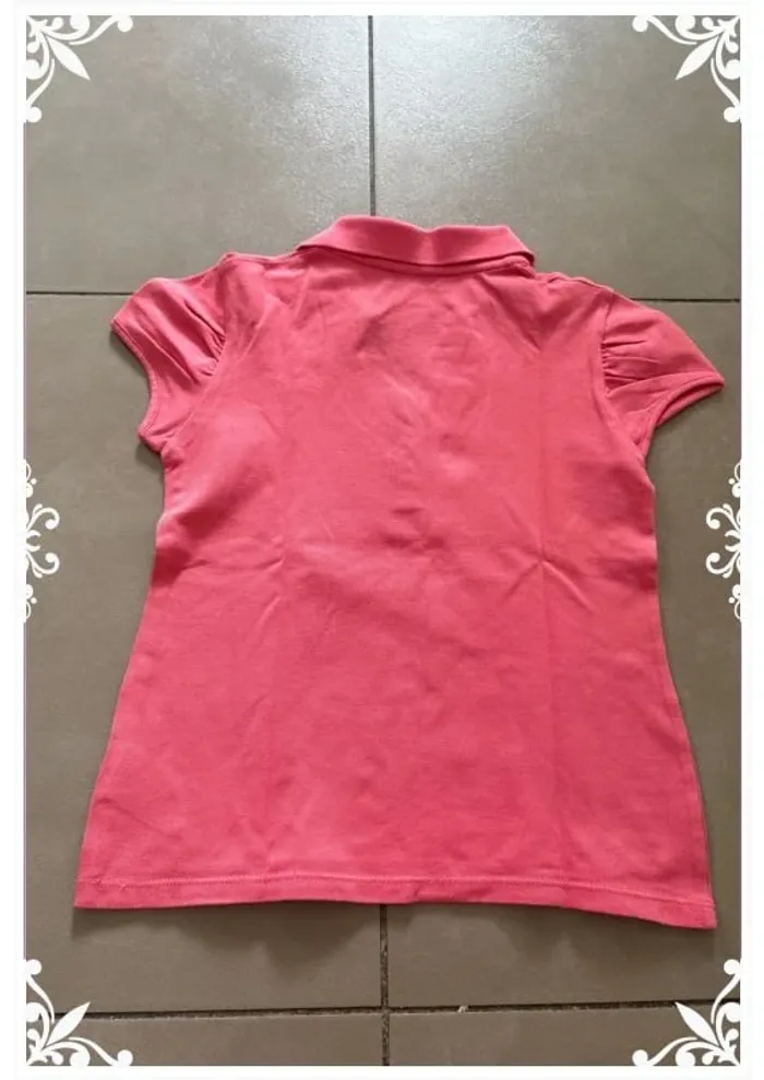 👑 Polo Burberry rose - Taille 8 ans - pour les mini queens au goût très sûr ! 🌸 - photo numéro 5