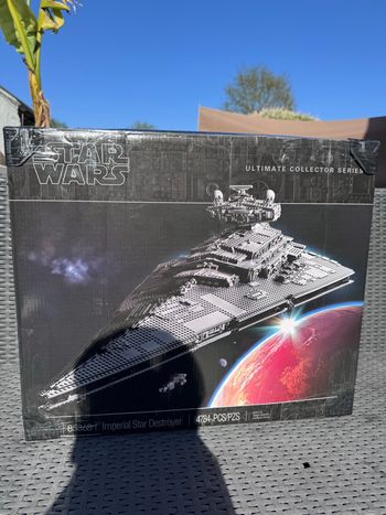 Star Wars Imperial Star Destroyer UCS – Grand modèle – Complet – Boîte  & notice Reconditionnée 
