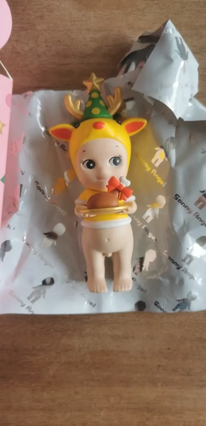 🌼Sonny Angel Reindeer – Christmas Dinner 2024 🦌 Collector épuisé + boîte + livret & sachet - photo numéro 2
