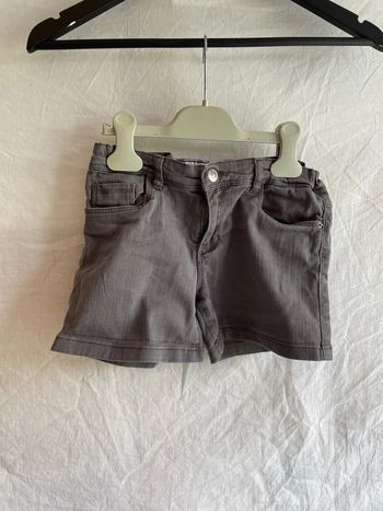 Short 10 ans tape à l’œil