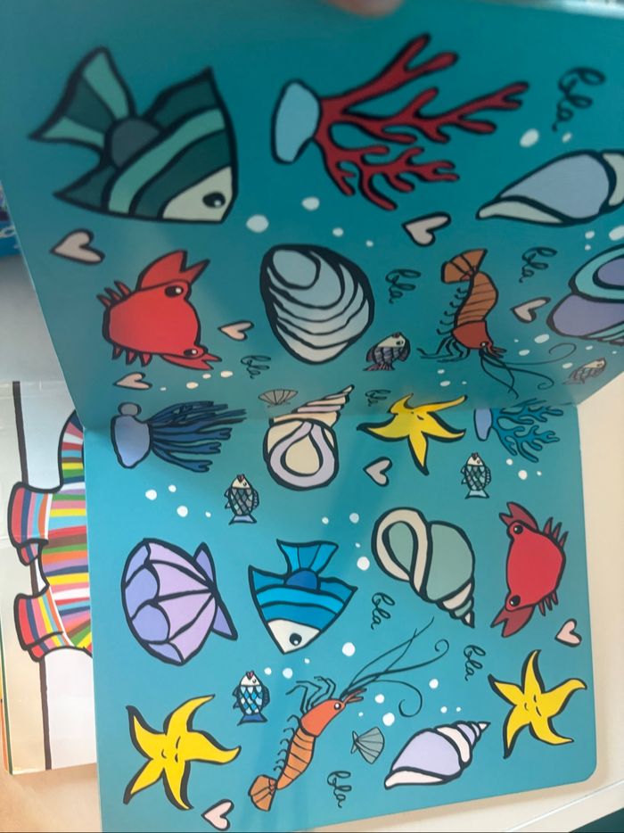 Livre école des loisirs une suprise de toutes les couleurs - photo numéro 2