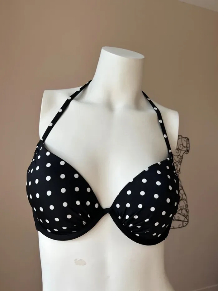 Haut de maillot de bain noir à pois blancs