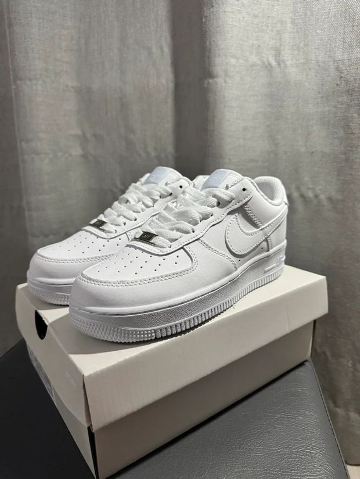 Nike Air Force 1 Low'07 Blanc 44 - photo numéro 2