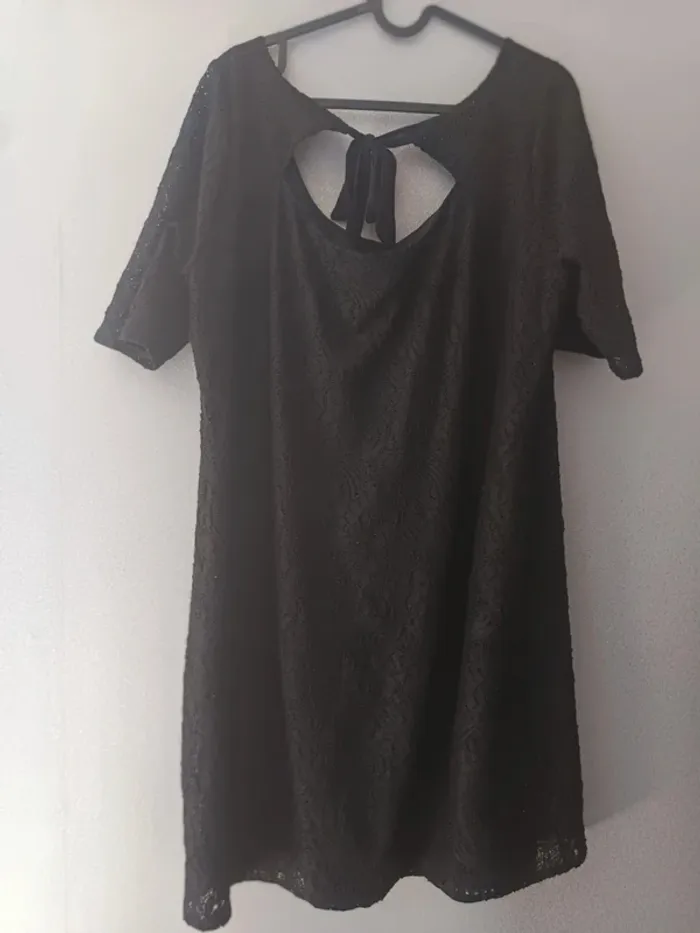 Robe noire - photo numéro 4