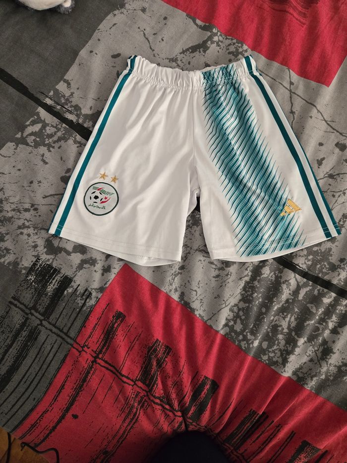 Short de l'Algérie en 12/13 ans