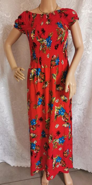 Robe. Rouge. Bleu. Taille 40. Zeva