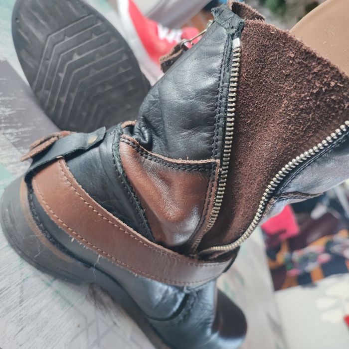 Boots noires et marron avec fermeture éclaire
San marina 38 - photo numéro 3