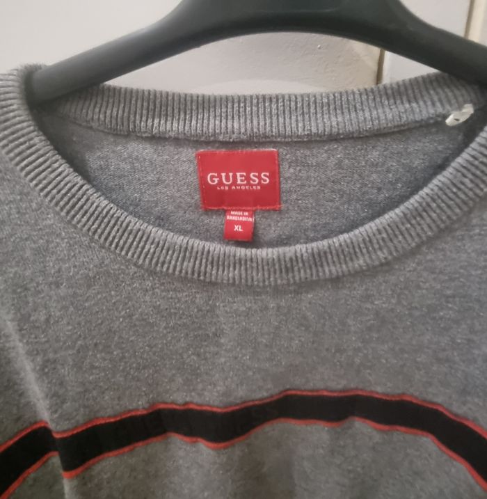 guess pull homme gris taille xl bande logo guess noire et rouge - photo numéro 3