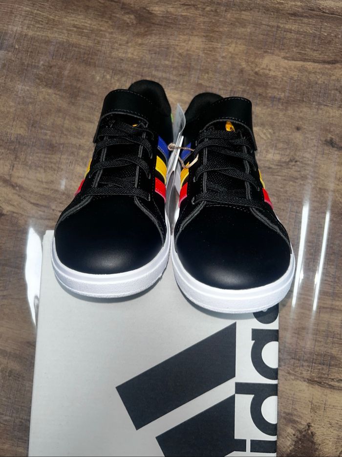 Baskets adidas neuf - photo numéro 2