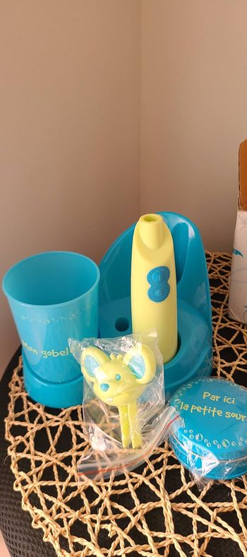 brosse à dents rechargeable pour enfants avec accessoires, couleur bleue