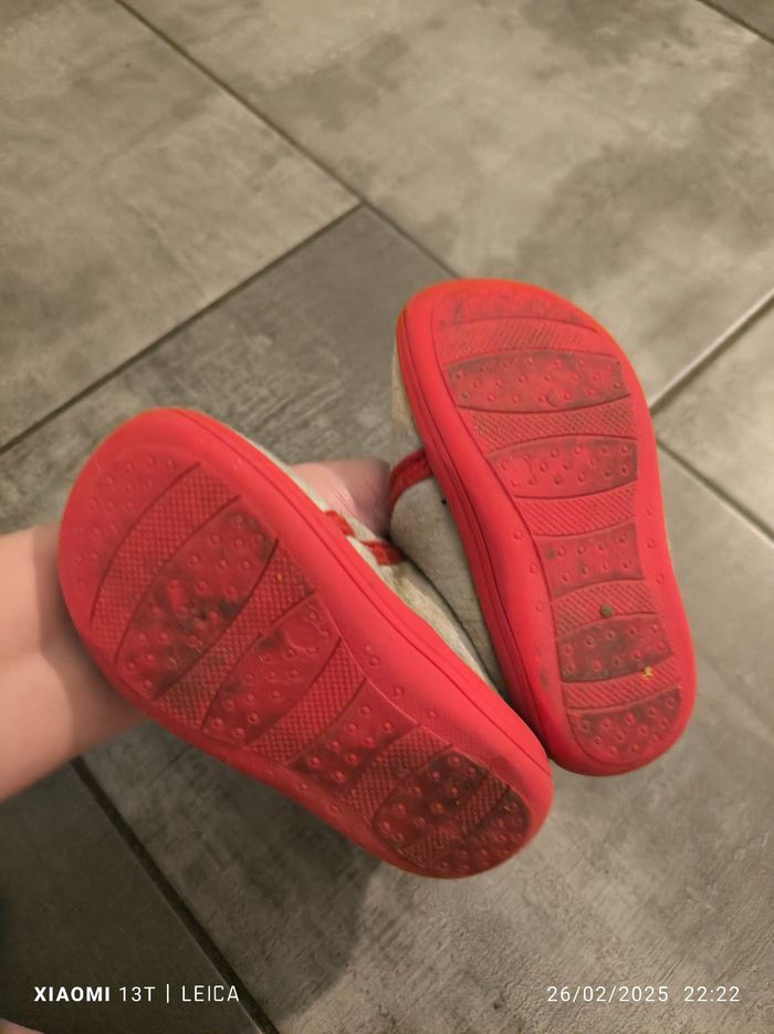 Chaussons t23 - photo numéro 2