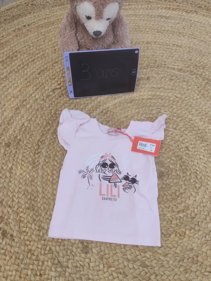 [neuf] T shirt 3 ans