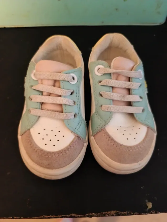 Paire de baskets marque creeks pointure 20 - photo numéro 2