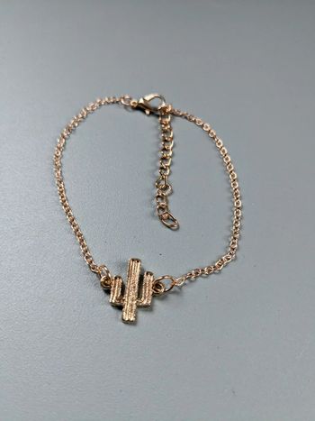Bracelet doré cactus
