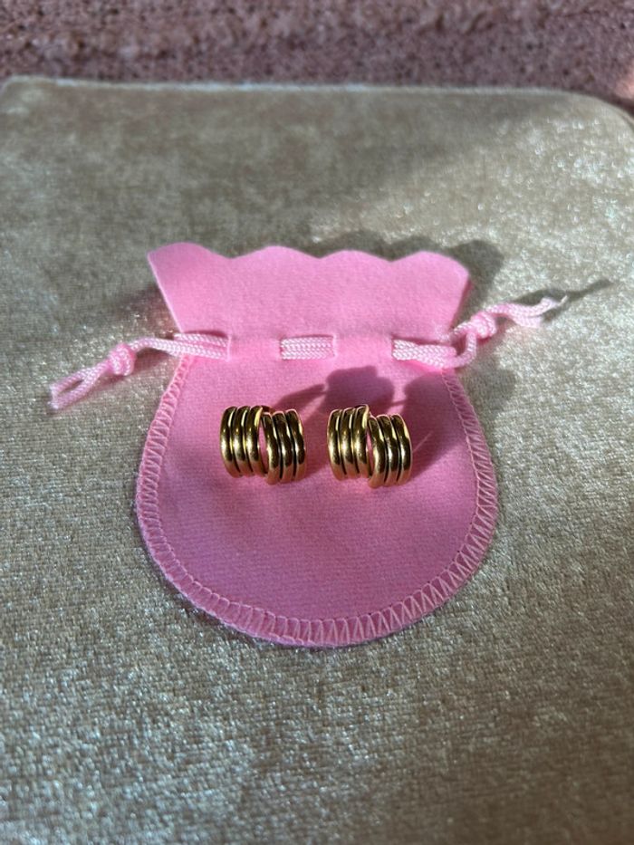 Boucles d’oreilles moderne et élégante