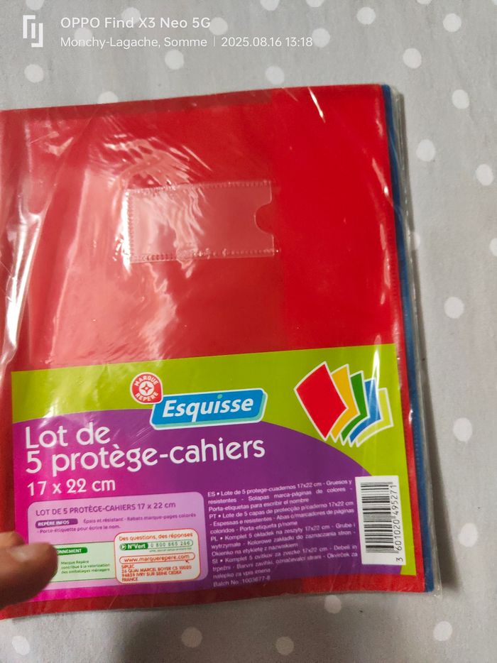 5 protège-cahiers17x22cm plastique avec marquage pages intégré et étiquette  Neuf  Réduction jusqu'à -70% - photo numéro 2