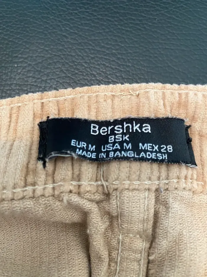 Jupe en velours côtelé beige Bershka – taille M - photo numéro 3