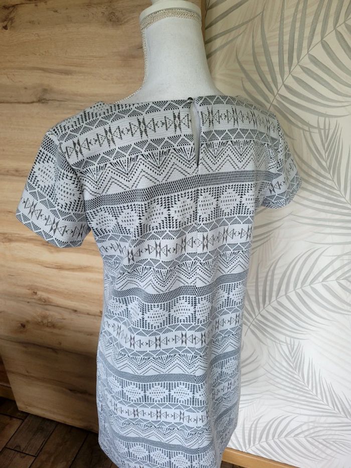 Très jolie robe taille 40 blanche et grise - photo numéro 4