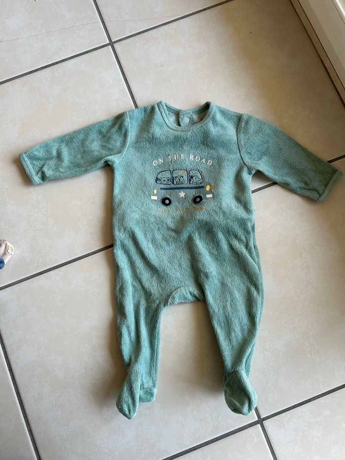 Lot 4 pyjamas velours mixtes 3 mois Kiabi - photo numéro 2