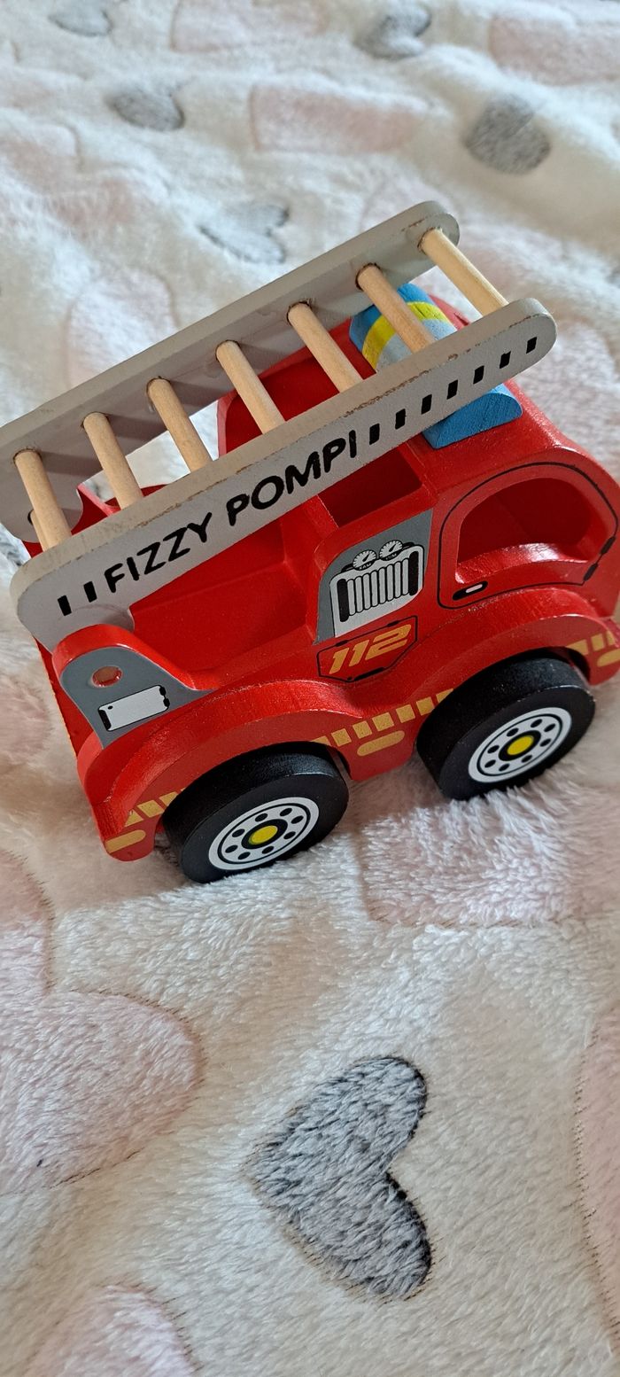Camion de pompier - photo numéro 3