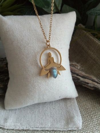 Collier féminin sacré labradorite lotus
