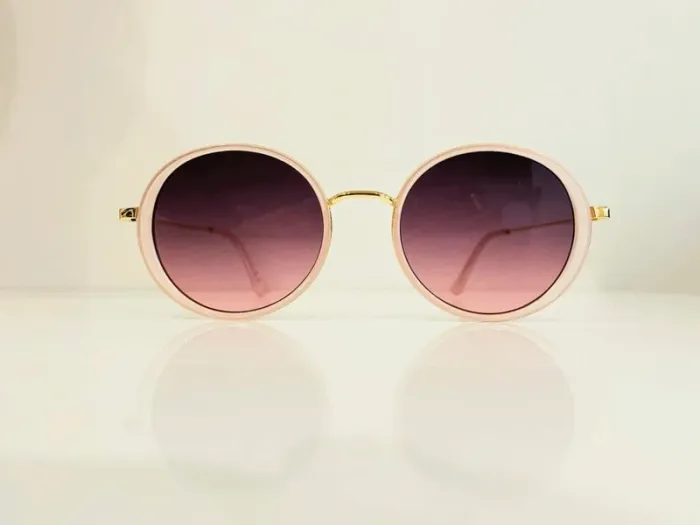 Lunette de soleil femme ovale rose et dorée verres dégradés uvprotection catégorie 3 - photo numéro 5