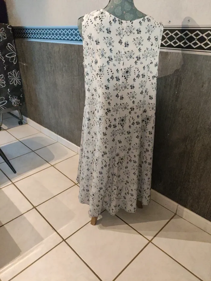 Robe longue sans manche taille 48 - photo numéro 10
