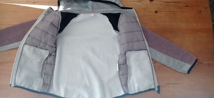 Veste Nike taille 2 ans . - photo numéro 5