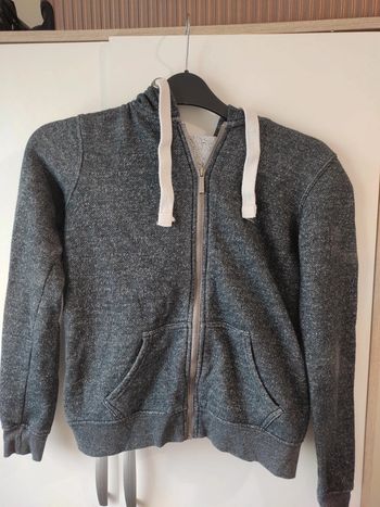 Gilet sweat à capuche