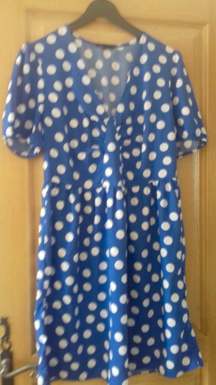 Robe bleu à pois blanc Kiabi taille 42 - photo numéro 3