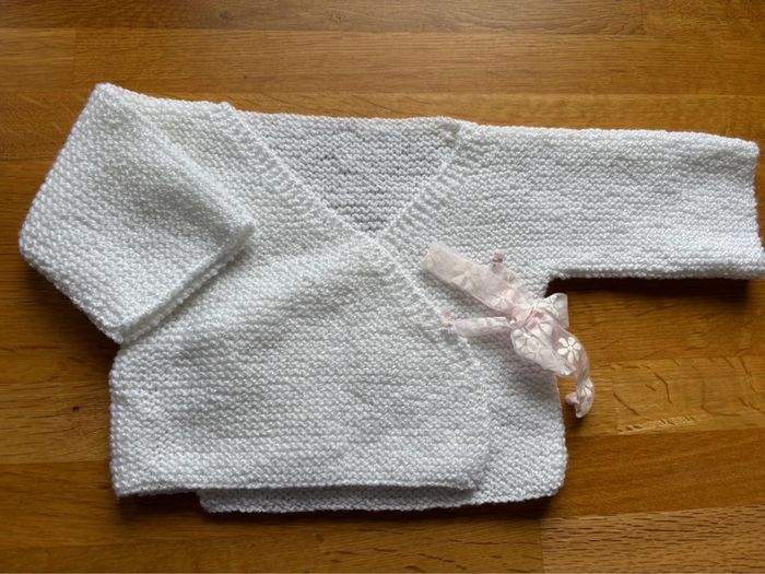 Gilet laine fait main 1 mois fille