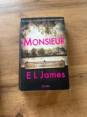Livre Monsieur de EL James Très bon état 