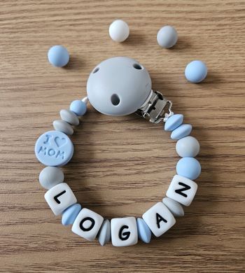 Attache tetine personnalisée