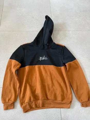 Sweat à capuche taille M, bon état