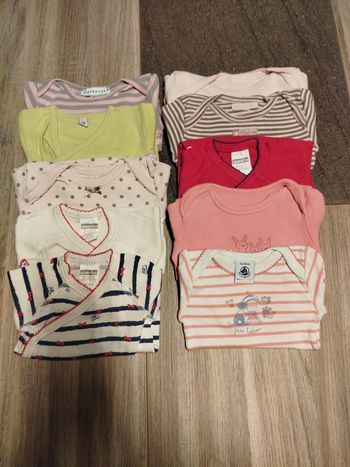 Lot de bodies taille 3 mois