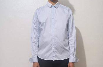 Chemise à boutons de manchettes