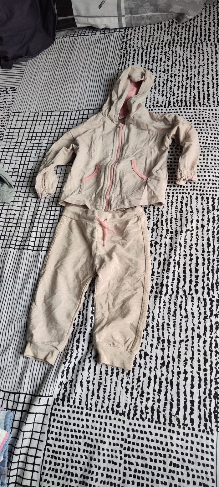 Lots vêtements 9/12 mois 80cm - photo numéro 4