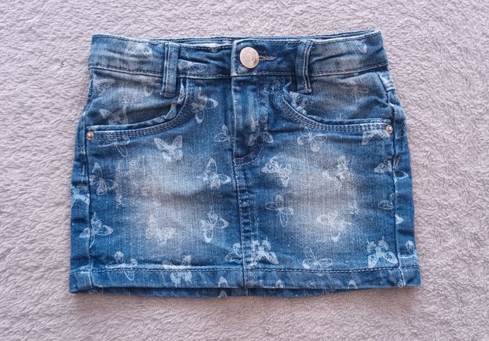 Jupe en jean motif papillon
