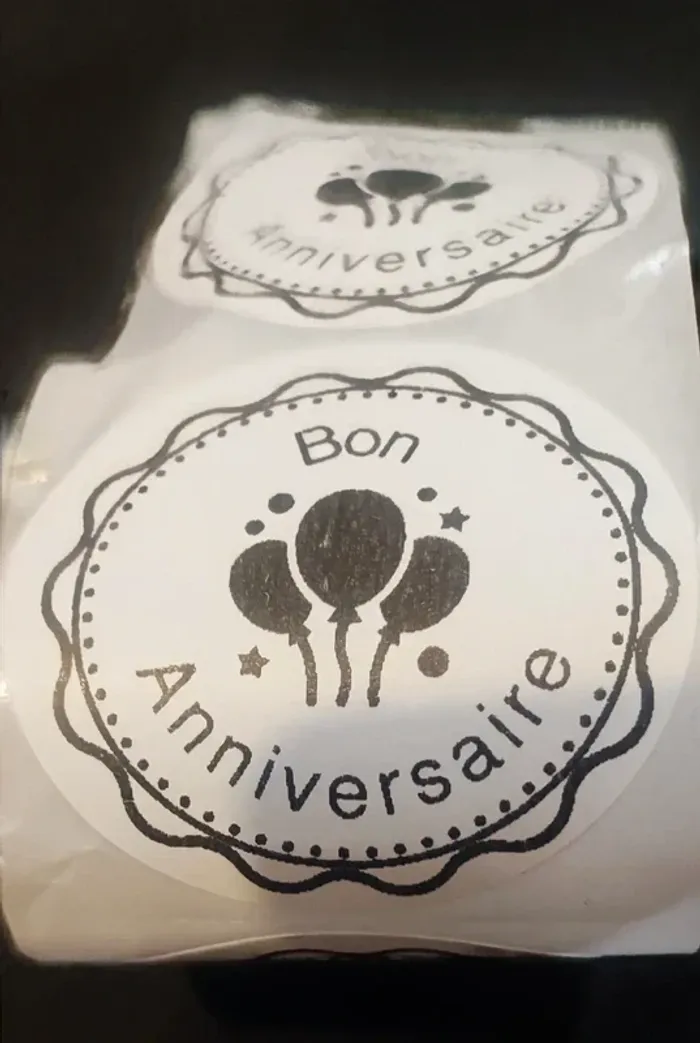 Lot de 20 étiquettes autocollantes “Bon Anniversaire” rondes 50×50 mm - photo numéro 2