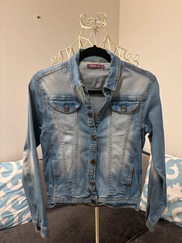 Veste en jean Gemo taille 16 ans .