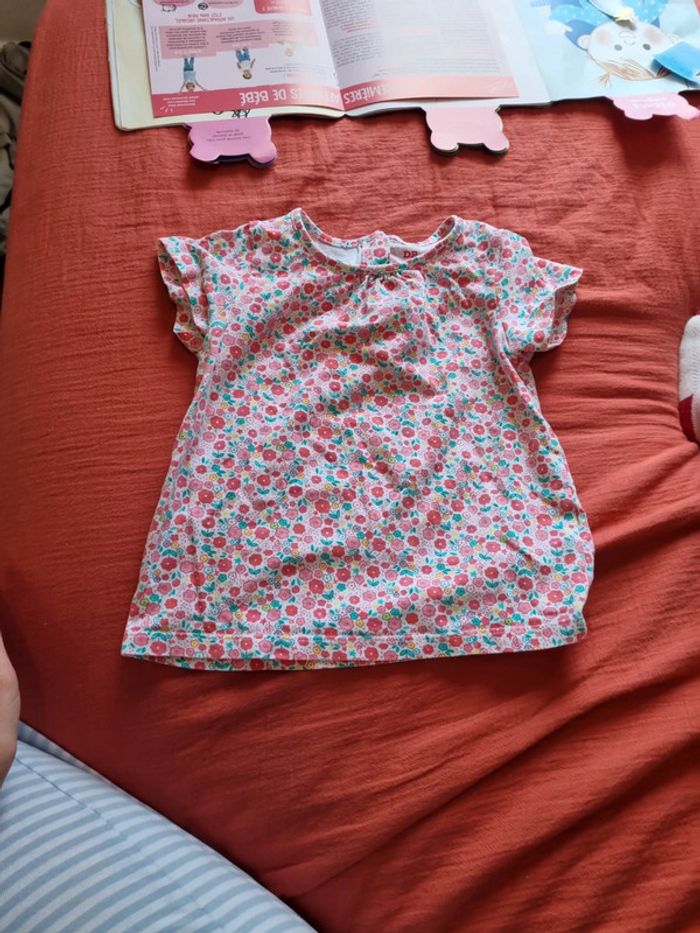 T-shirt du pareil au même fleuri 23 mois très bon état