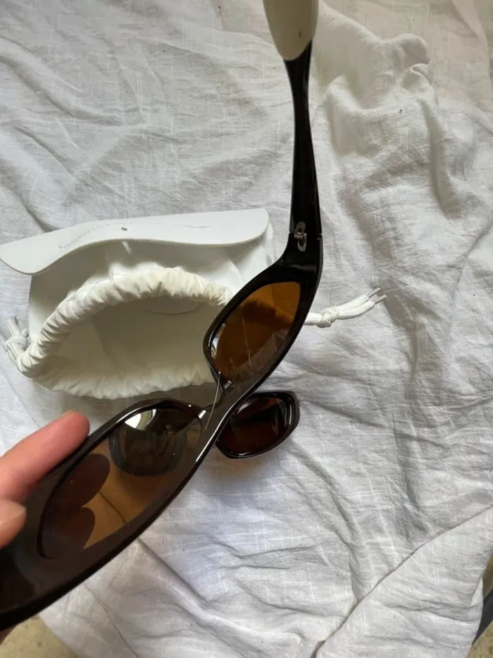 Lot 2 paires de lunettes de soleil mixte - photo numéro 3