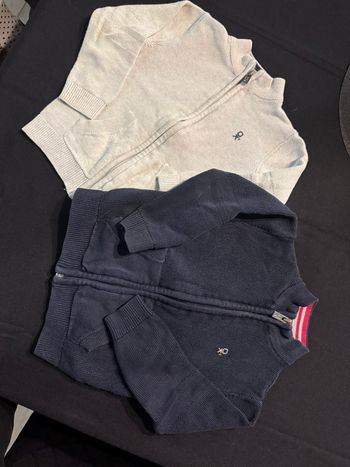 Lot 2 gilets Okaidi 3 ans gris et marine