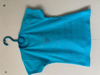 Tee-shirt motif coeur  en sequins