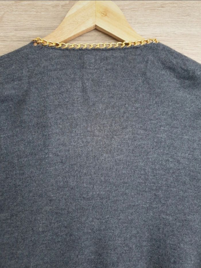 Gilet gris chaîne dorée - photo numéro 5
