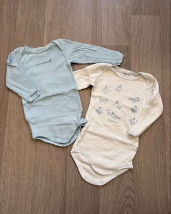 Lot 2 bodies manches longues Petit Bateau 6 mois