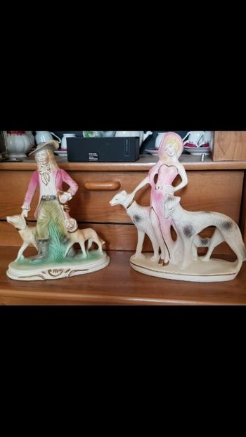 Bibelot homme avec chiens