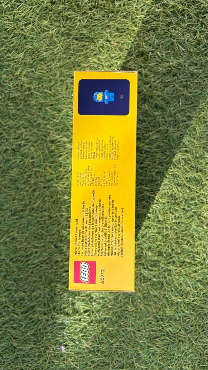 Lego set Micro Rocket Launchpad édition limitée - photo numéro 4